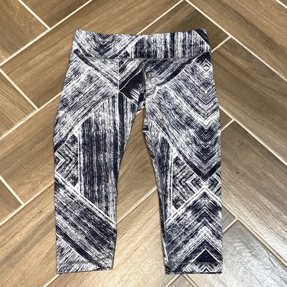 Lululemon cropped wunder under leggings size: 12